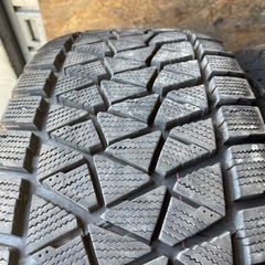 バリ山　BRIDGESTONE DM-V2 265/70R15 スタッドレス  タイヤ　2018年製
