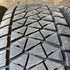 バリ山　BRIDGESTONE DM-V2 265/70R15 スタッドレス  タイヤ　2018年製