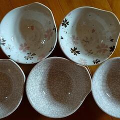 【お譲り先決定】桜のすき焼き皿２枚と貫入のすき焼き皿３枚