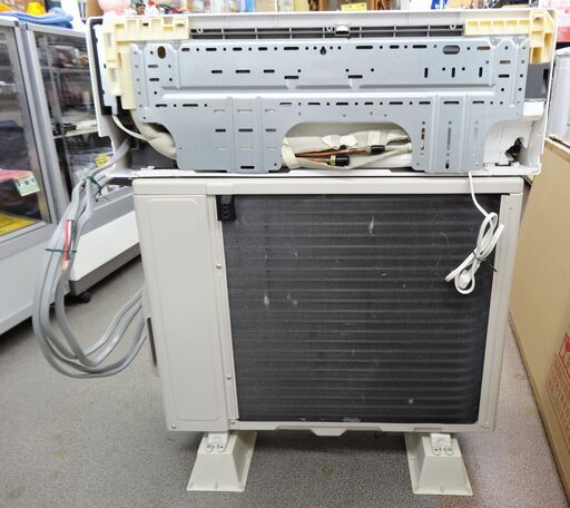 再値下げ！FUJITSU ルームエアコン ノクリア AS-R22J-W 2019年製 約6畳用