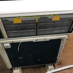 2013 Hitachi 10-12畳- エアコンの取り付けは含まれています