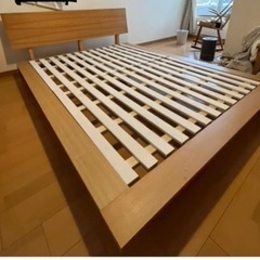 木製　ステージ型　ダブルベッド　ローベッド