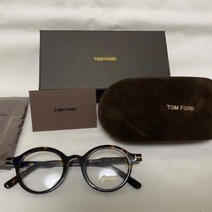 トムフォード　メガネ