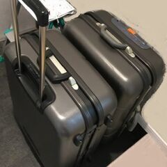 旅行用（数日間）スーツケース　２セット
