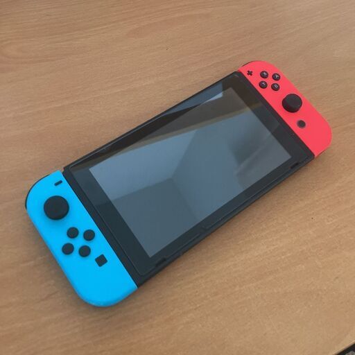 【動作良好品】Nintedo Swtich ジョイコン付き / 本体のみ