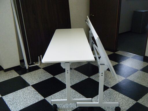 机２台（会議室用）美品、サイズ1800*600*704　鳥取市内無料で配達します。