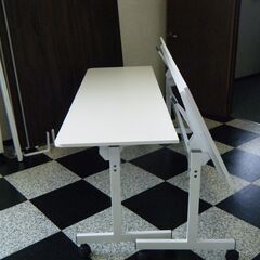 机２台（会議室用）美品、サイズ1800*600*704　鳥取市内無料で配達します。 机2台（会議室用）美品、サイズ1800*600*704 鳥取市内無料で配達します。