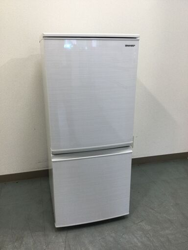 JT4761【SHARP/シャープ 2ドア冷蔵庫】美品 2020年製 SJ-D14F-W 137L 家電 キッチン 冷蔵冷凍庫