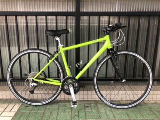 クロスバイクGIANT(ジャイアント)ESCAPE R2。前後タイヤ新品です✨