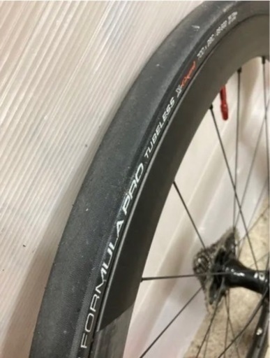 プレミアムカーボンホイールセット: 軽量パフォーマンスでライド