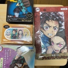 ゲームセンターでゲットしました。　鬼滅の刃セット