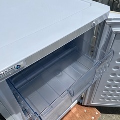 激安!! 冷凍庫 4段 ノーフロスト アップライトフリーザー 2017年 FFU85R