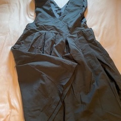 黒　サロペットスカート