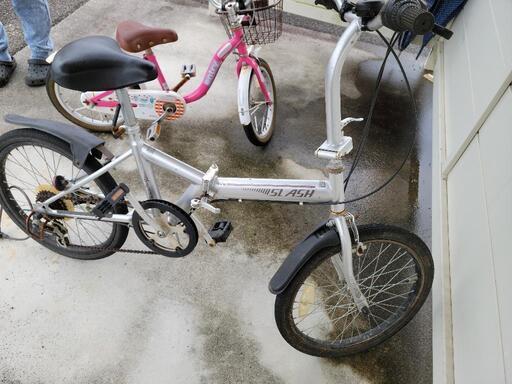 折り畳み自転車  シルバー色