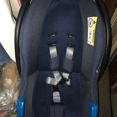 新生児から使えれるチャイルドシートです。