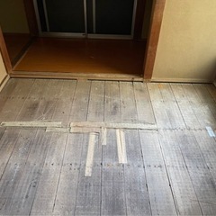 DIY作業　大工仕事やクロス貼りなどの作業