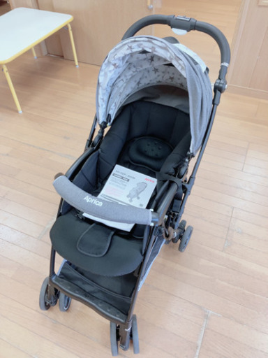 新品　　アップリカ　　ベビーカー