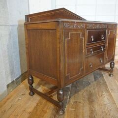 最終価格【soor ploom】Birdie Tunic 4Y-英国アンティーク家具、北欧ヴィンテージ家具を取り扱う、LLOYD\'S ANTIQUES(ロイズ・アンティークス)のオーク材 バフェです。クラシックでエレガントなデザインが魅力のサイドボード♪CF427