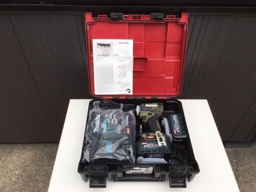 【定価の50％OFF　/　新品・未使用品】 makita（マキタ）　40Vmax 充電式インパクトドライバ　TD001GRDXO　「オリーブ」　バッテリ×２個・充電器　フルセット