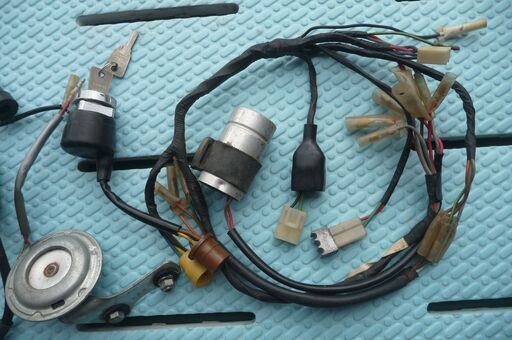 モンキーZ50Jz ワイヤーハーネスなど 部品売ります モンキーZ50Jz ワイヤーハーネスなど 部品売ります