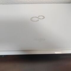 白富士通 高速SSD メモリ4G大画面15.6インチ カメラ内蔵 CDDVD読み書き