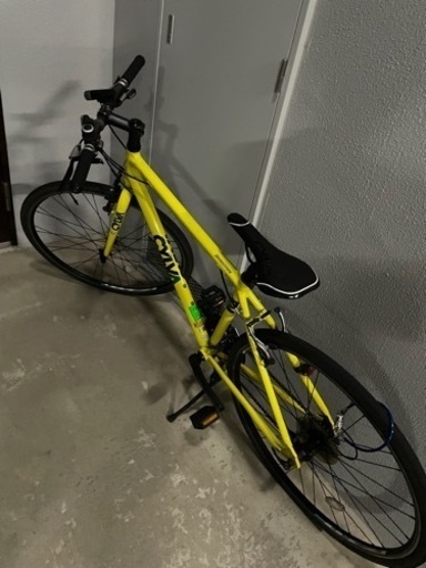 ブリヂストン　黄色のクロスバイク自転車