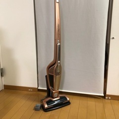 【取引成立】スティック型掃除機　Electrolux NV180...