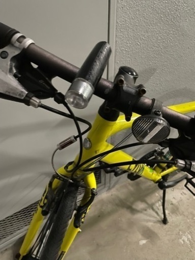 ブリヂストン　黄色のクロスバイク自転車
