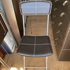 ニトリ nitori 折りたたみ椅子 レザー調 パイプ椅子