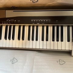 ペダル付きカシオ電子ピアノ