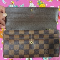 ルイヴィトン　長財布とおまけのフェラガモキーケース