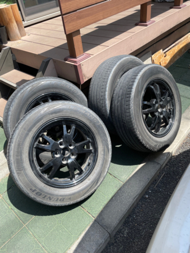 トヨタプリウス　純正タイヤ　ホイール黒（ホイールカバー付き）