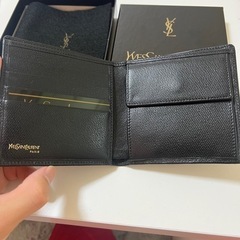 イヴ・サンローラン　二つ折り財布　メンズ　レディース