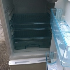 洗濯機、冷蔵庫、電子レンジセットになります。