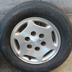 グランドハイエース純正アルミタイヤ