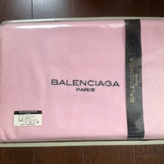 BALENCIAGA PARIS フラノシーツ　綺麗なピンク色