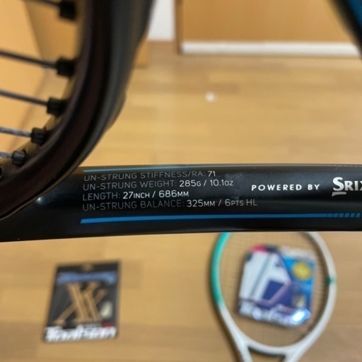 ラケット2本 ガット3本 グリップテープ5本