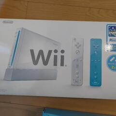 値下げしました。Wii本体 (シロ) Wiiリモコンプラス2個、...