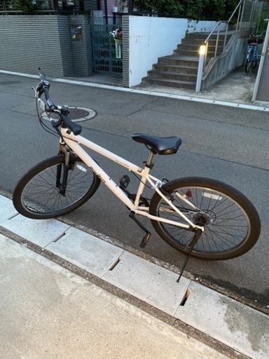 マウンテンバイク MTB ホワイト 購入一年以内 すぐ乗れます。