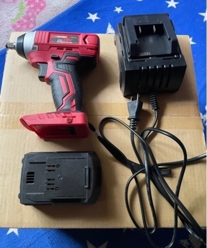 未使用！アストロプロダクツDC18V3/8DRインパクトレンチ 充電器バッテリーセット