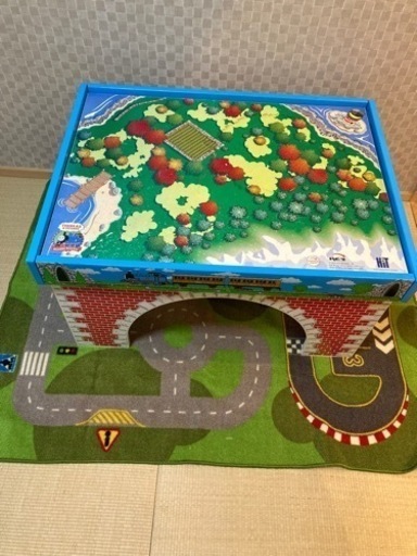 トーマス 木製 プレイテーブル 車両レールセット zonaamarela.com.br