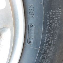 グランドハイエース純正アルミタイヤ