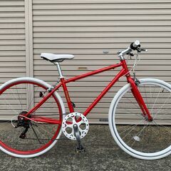 美品　クロスバイク　700 x 28C　6段ギア（シマノ製）　レッド