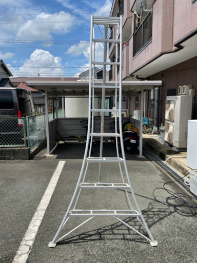 ‼️大幅値引き‼️剪定脚立❗️オールアルミ三脚脚立❗️大型三脚❗️