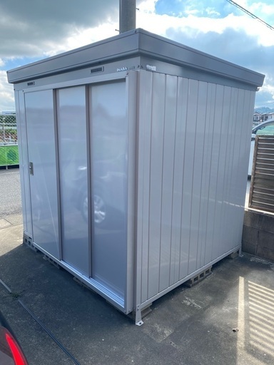 中古大型イナバ物置