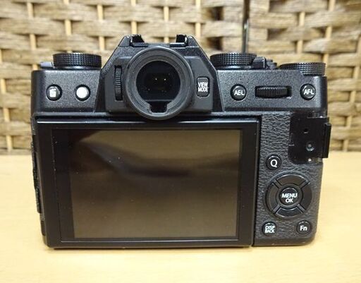 ジャンク 通電確認のみ FUJIFILM ミラーレスカメラ X-T10 ブラック