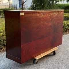 ① 逸品 伝統工芸品 欅材 拭き漆塗 南部鉄金具 民芸 岩谷堂箪笥 藤里木工所 太田光弘作 鍵付き ローチェストサイドボードチェスト煎茶道具和家具