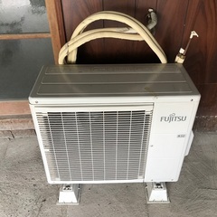 ルームエアコン　富士通ASーJ22EーW 2015年（室外機とリモコン込み）