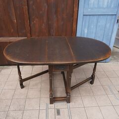 飛騨の老舗家具メーカー飛騨産業(HIDA)のPROVINCIAL(プロヴィンシャル)ゲートレッグダイニングテーブルです。飛騨産業の最高峰シリーズ。コンパクトに折り畳み可能なバタフライ式テーブルです♪CG122