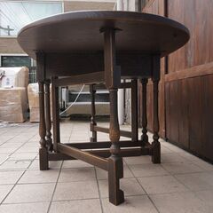 飛騨の老舗家具メーカー飛騨産業(HIDA)のPROVINCIAL(プロヴィンシャル)ゲートレッグダイニングテーブルです。飛騨産業の最高峰シリーズ。コンパクトに折り畳み可能なバタフライ式テーブルです♪CG122